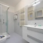 & Апартаменты